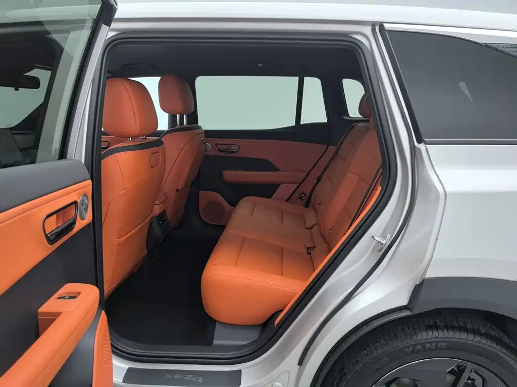 Фото 15 - Toyota BoZhi 3X