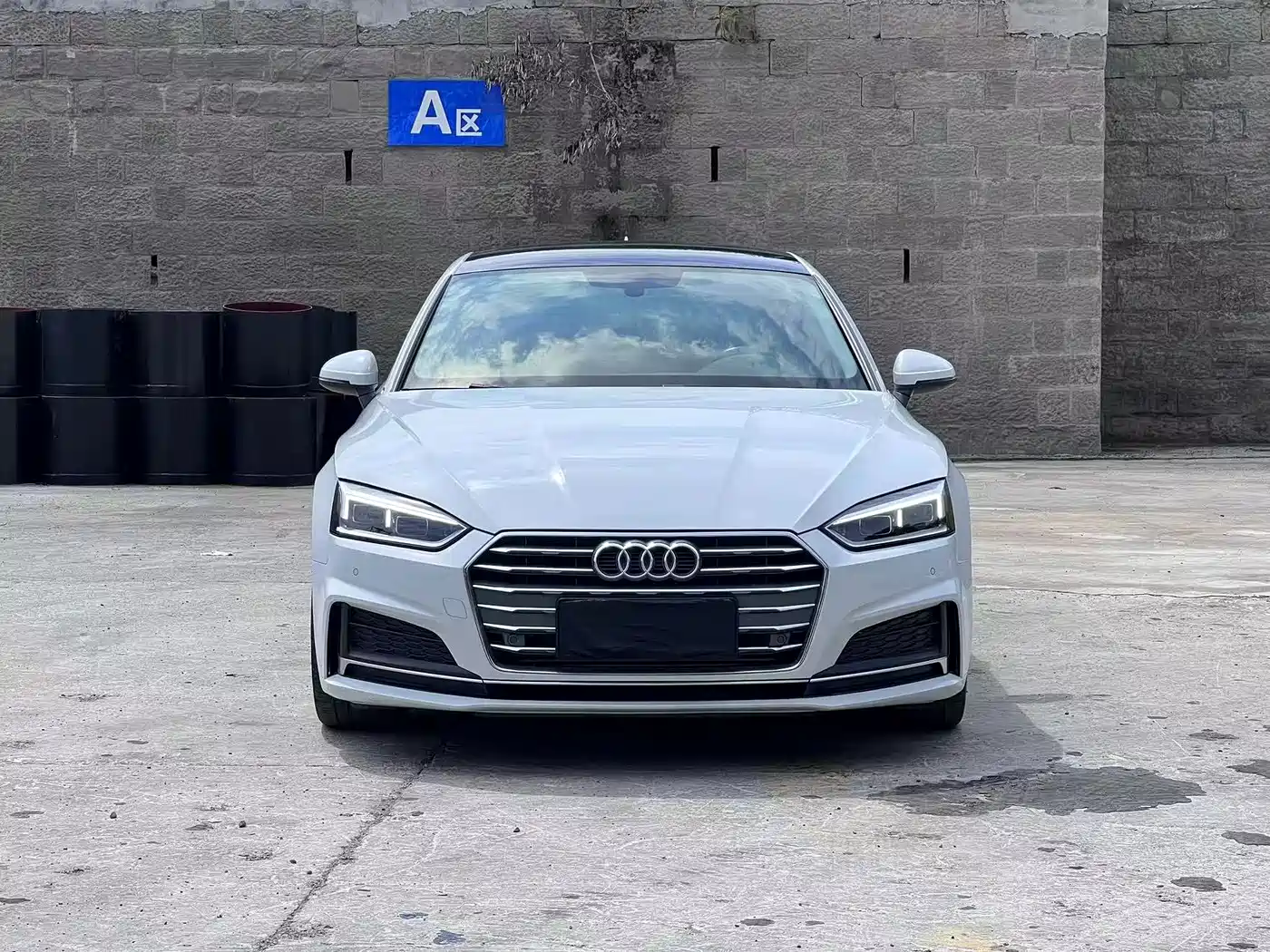 Photo 2 - Audi A5 (Import)