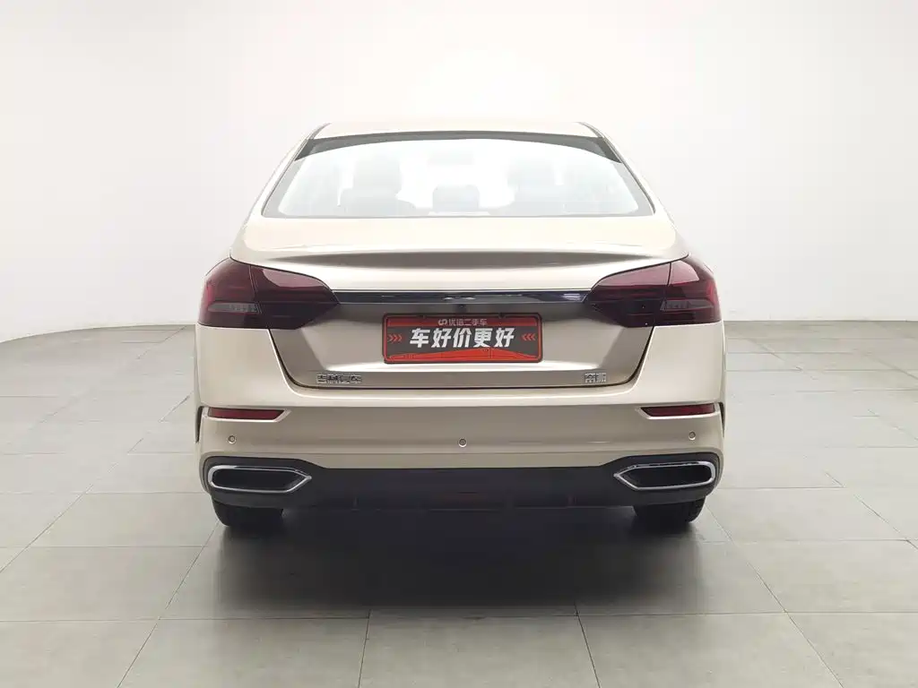 Фото 4 - Geely Emgrand
