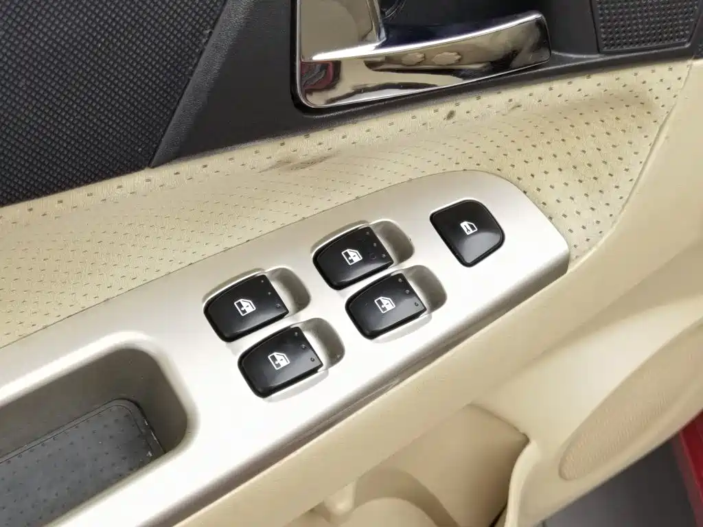 Zhonghua H330 2015 2013 1.5L Automatic Luxury