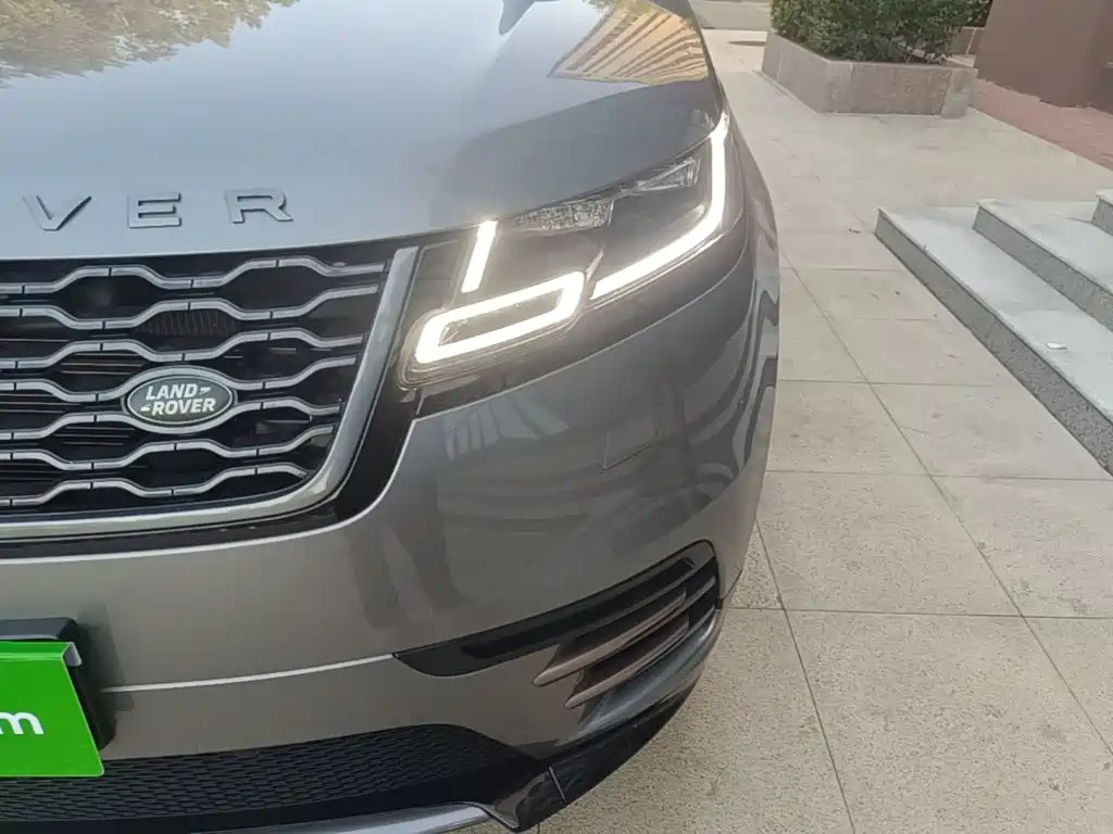 Фото 24 - Land Rover Range Rover Velar
