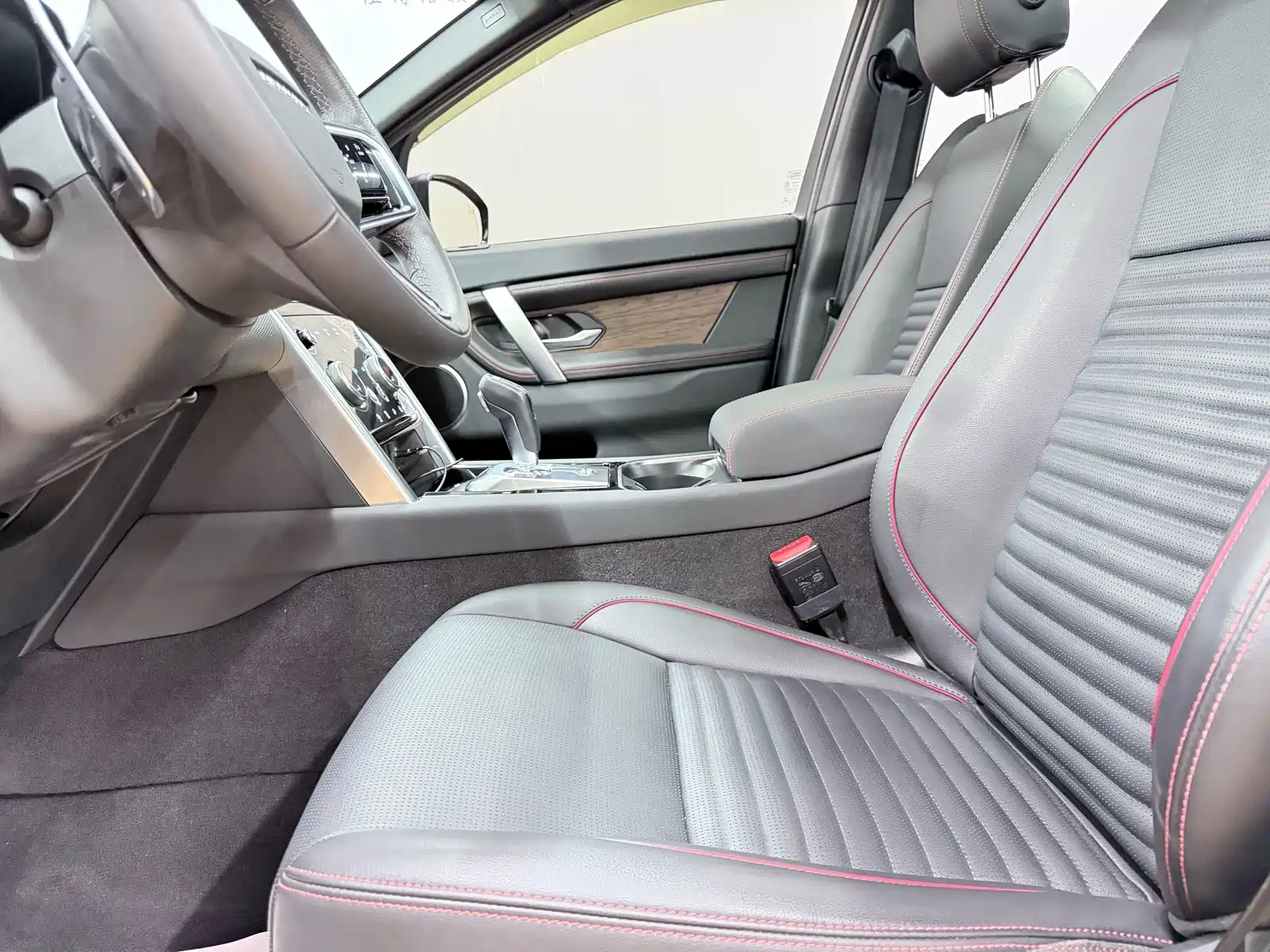 Фото 22 - Land Rover Discovery Sport