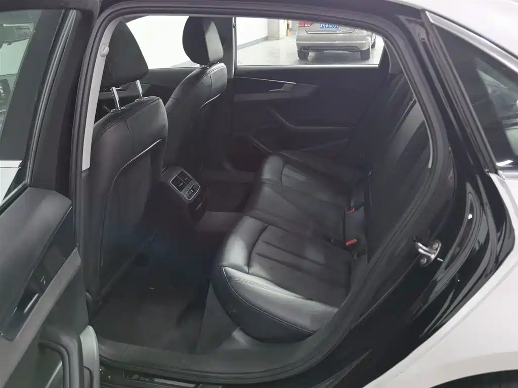 Audi A4L 2017 Plus 40 TFSI Progressive фото 15