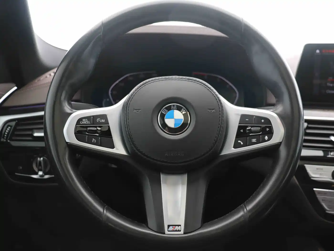 BMW 5 Series 2020 525Li M Sport Package фото 8