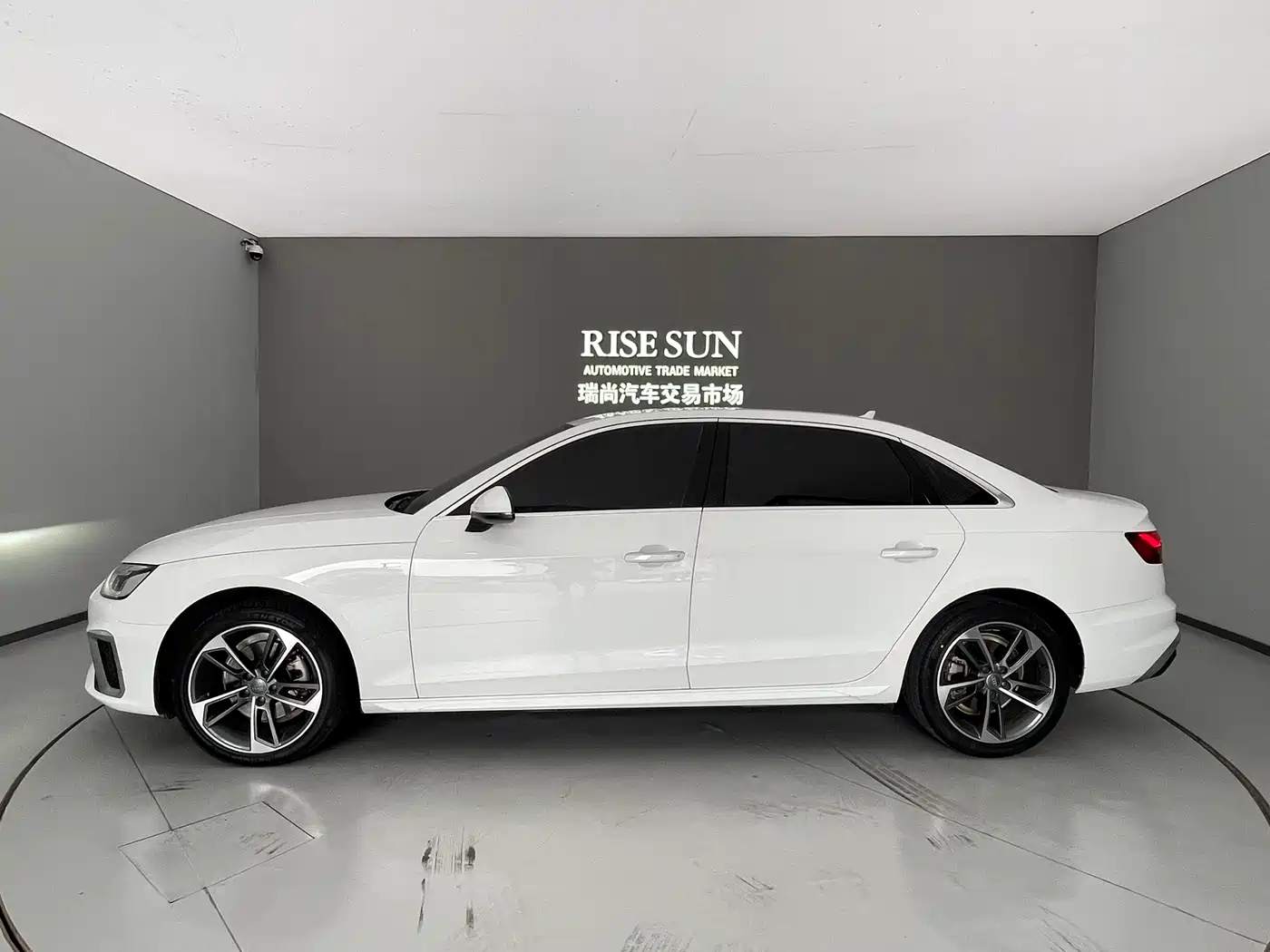 Audi A4L 2020 40 TFSI Fashion Dynamic Edition фото 10