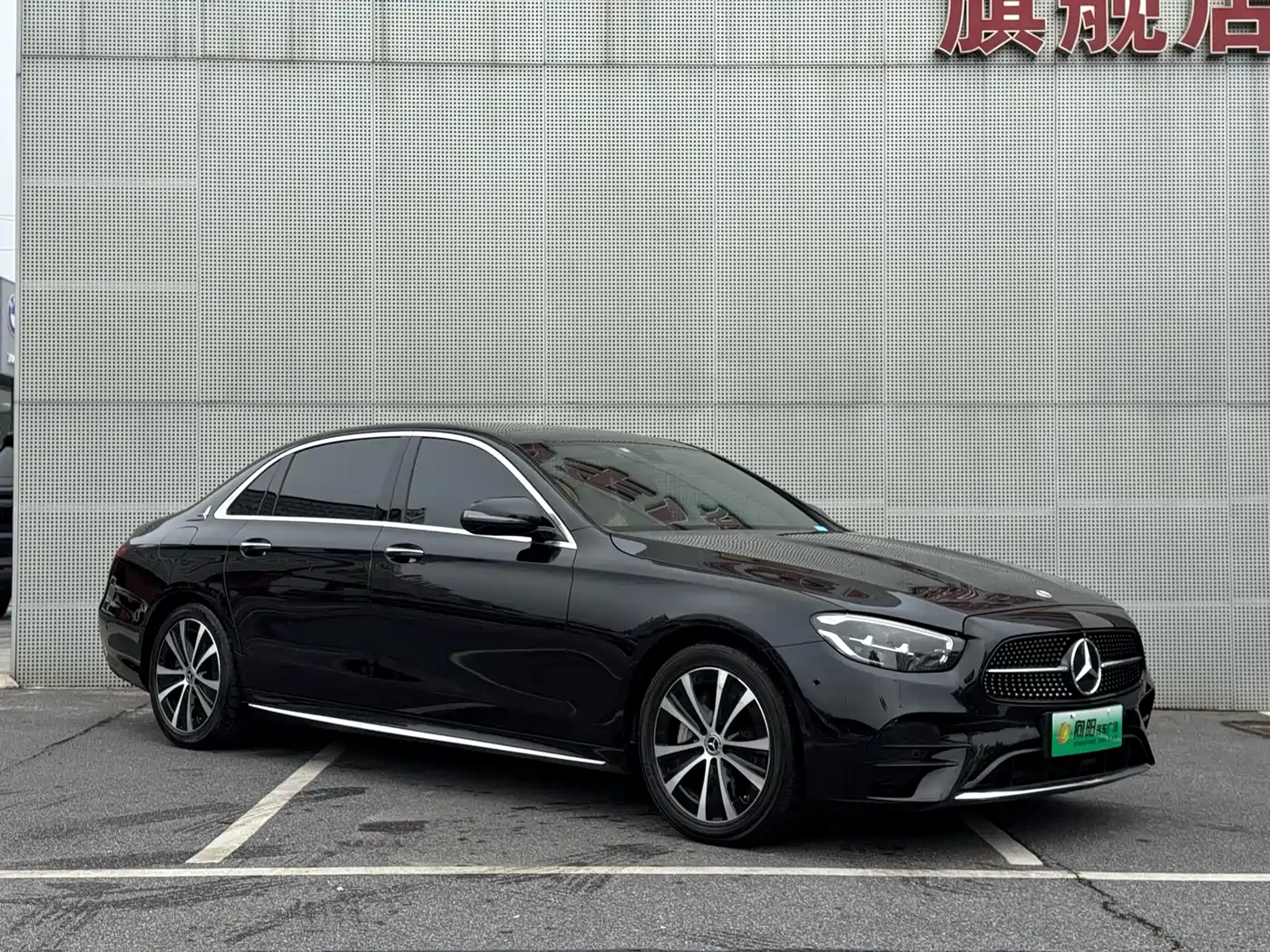 Mercedes-Benz E-Class New Energy 2023 E 350 e L Plug-in Hybrid Sport Sedan фото 3