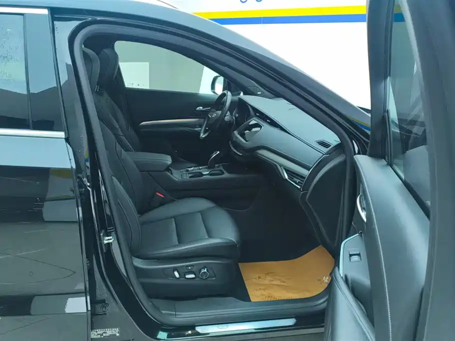 Cadillac XT4 2022 28T FWD Premium фото 8