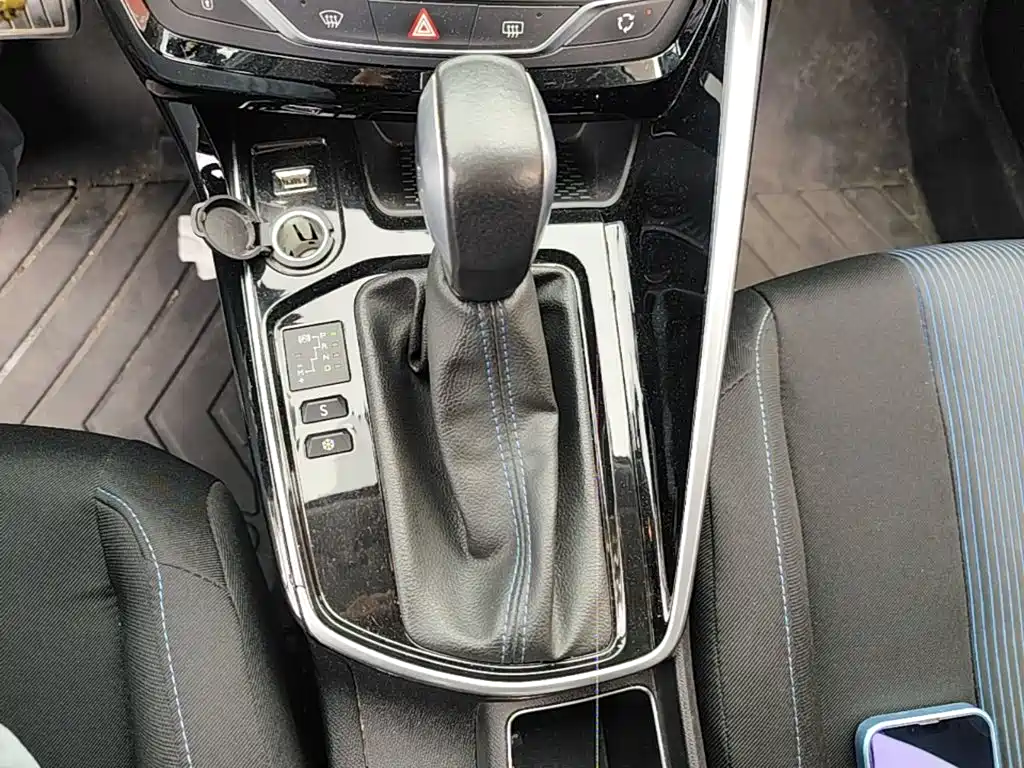 Фото 14 - Peugeot 308