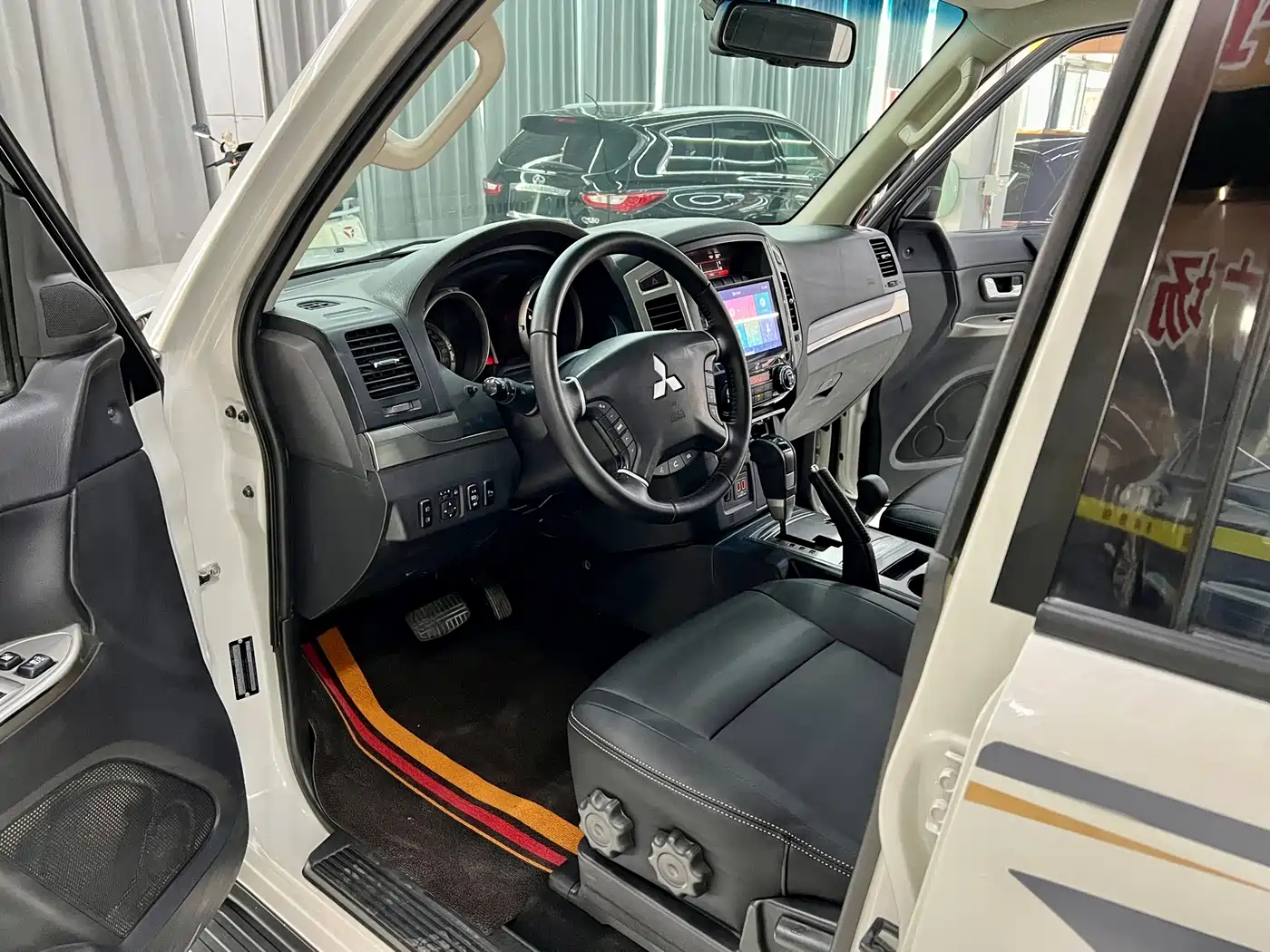 Mitsubishi Pajero (Import) 2020 3.0L Automatic Comfort Edition фото 9