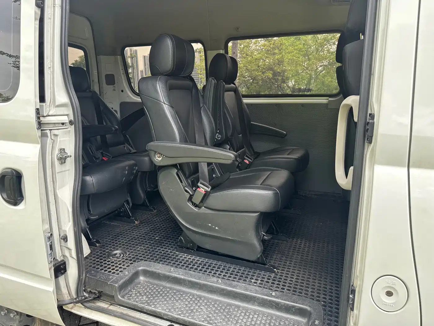 SAIC Maxus Xintu V80 2024 2023 2.0T PLUS Manual All-round King Short Wheelbase Medium Roof 7/8/9-seater