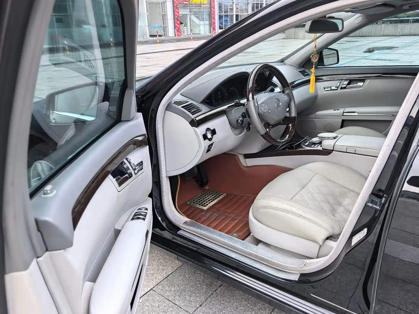 Mercedes-Benz S-Class 2012 S 300 L Luxury Grand Edition фото 8