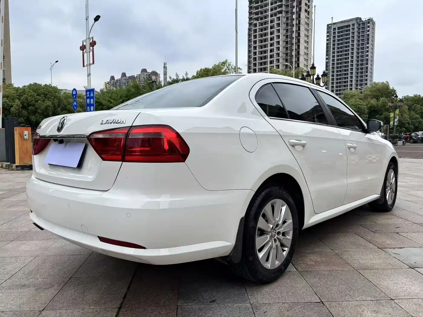 Volkswagen Lavida 2013 Facelift Classic 1.6L Automatic Comfort фото 7