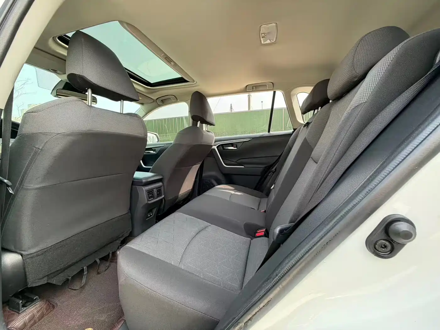 Toyota RAV4 Rongfang 2020 2.0L CVT 2WD Trend Edition фото 6