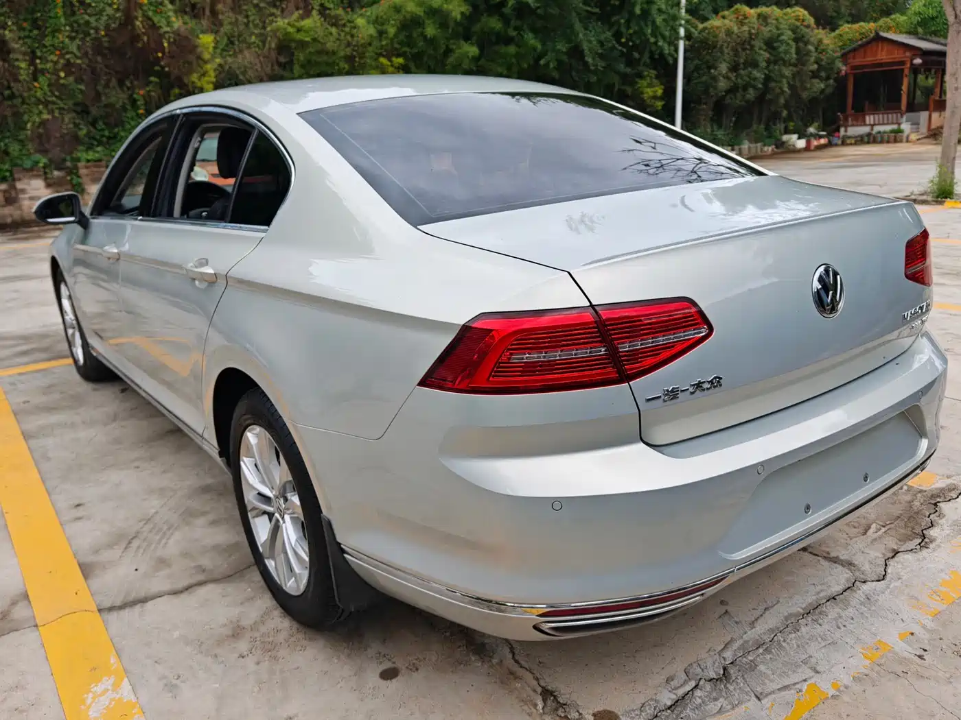 Volkswagen Magotan 2018 Facelift 330TSI DSG Luxury фото 12