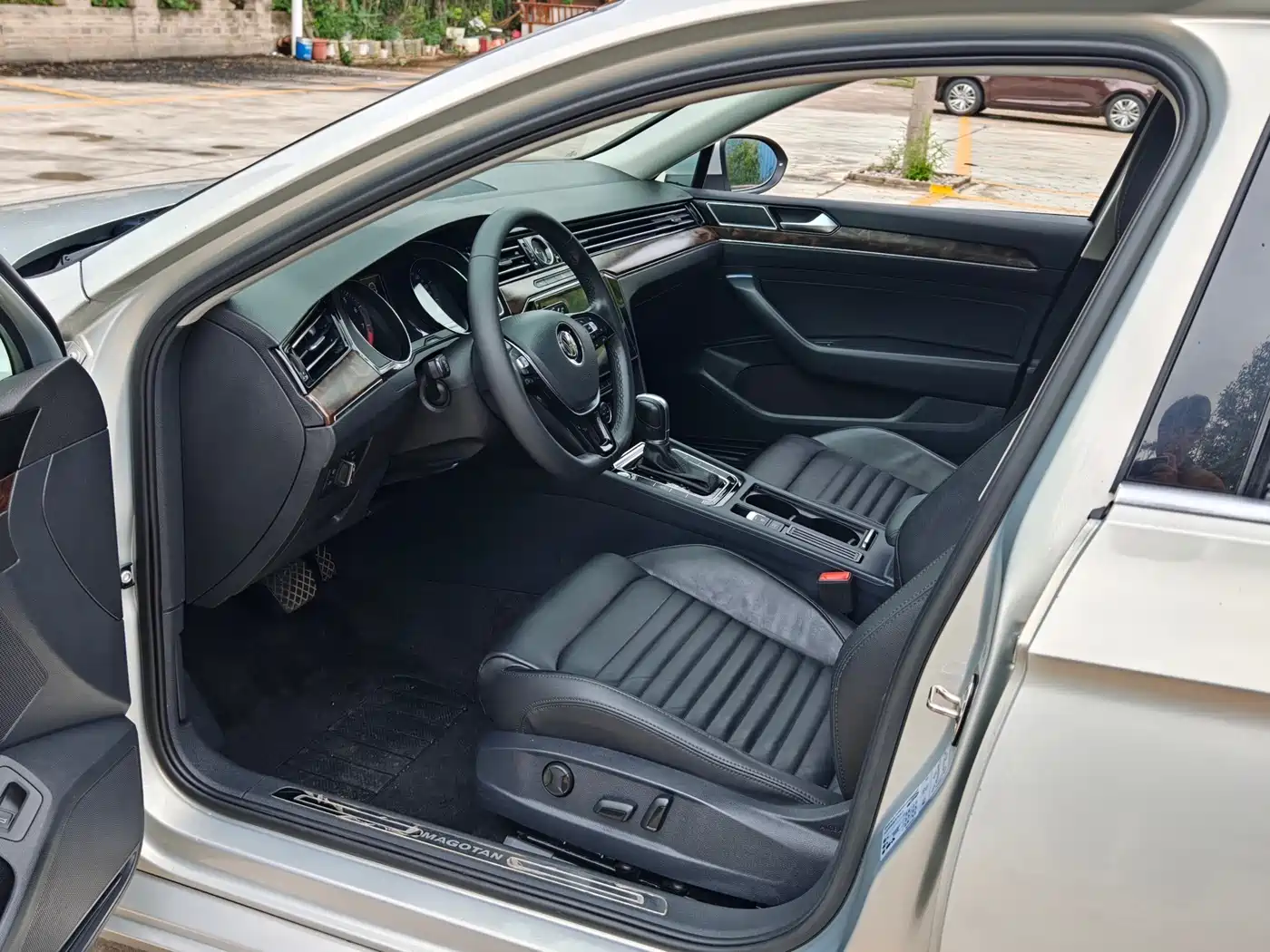 Volkswagen Magotan 2018 Facelift 330TSI DSG Luxury фото 17