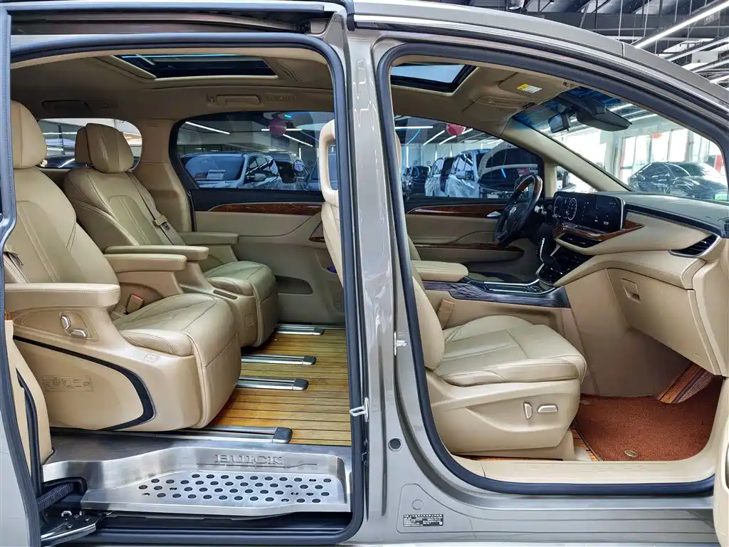 Buick GL8 2021 ES Landlord 653T Luxury фото 8