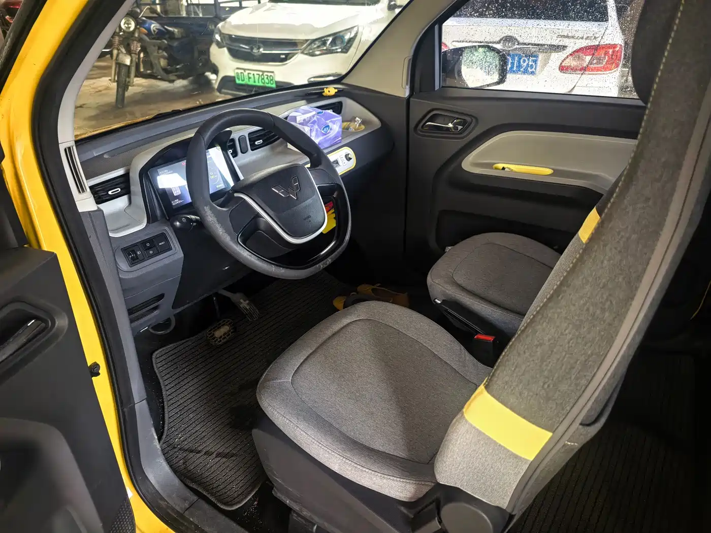 Photo 4 - Wuling Motors Hongguang MINIEV
