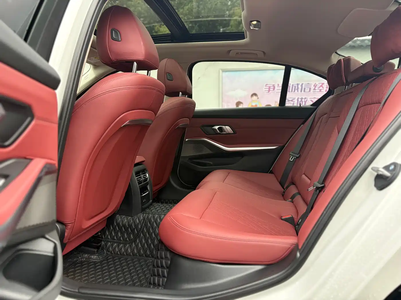 BMW 3 Series 2023 320Li M Sport Package фото 11