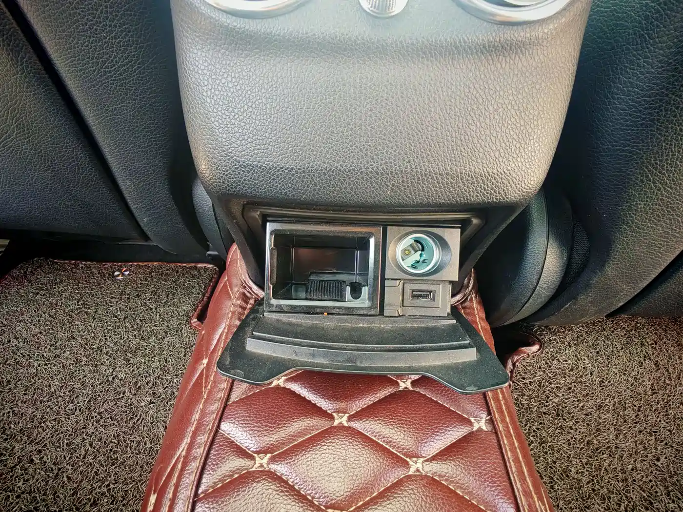 Mercedes-Benz C-Class 2016 C 200 L фото 14