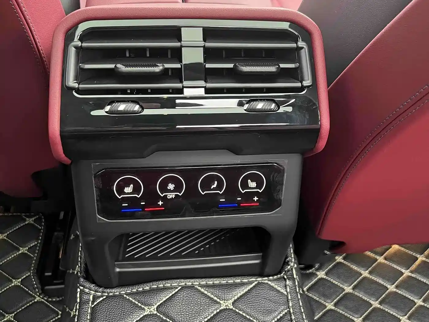 BMW 5 Series 2026 530Li Leading M Sport Package фото 7