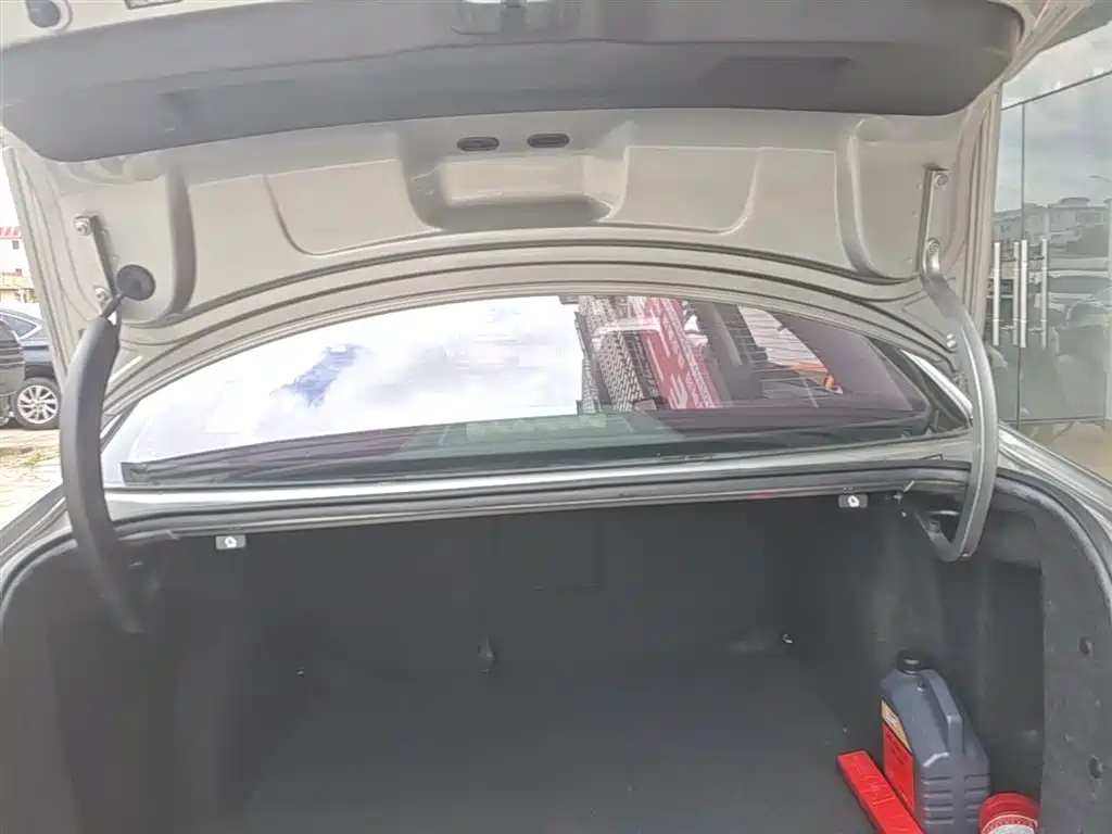Volkswagen Sagitar 2018 280TSI DSG Comfort фото 19