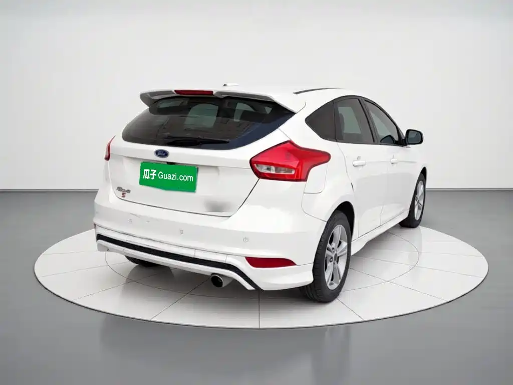 Фото 4 - Ford Focus