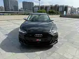 Фото 2 - Audi S8