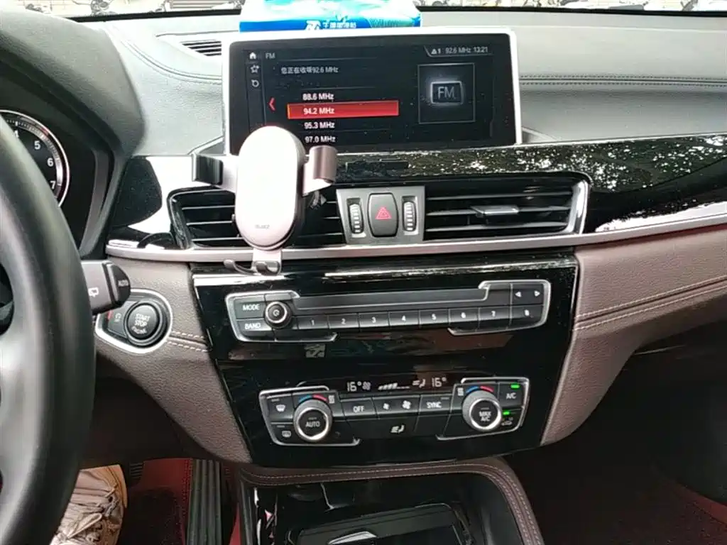 BMW X2 2020 sDrive25i Leading M Off-Road Package фото 13
