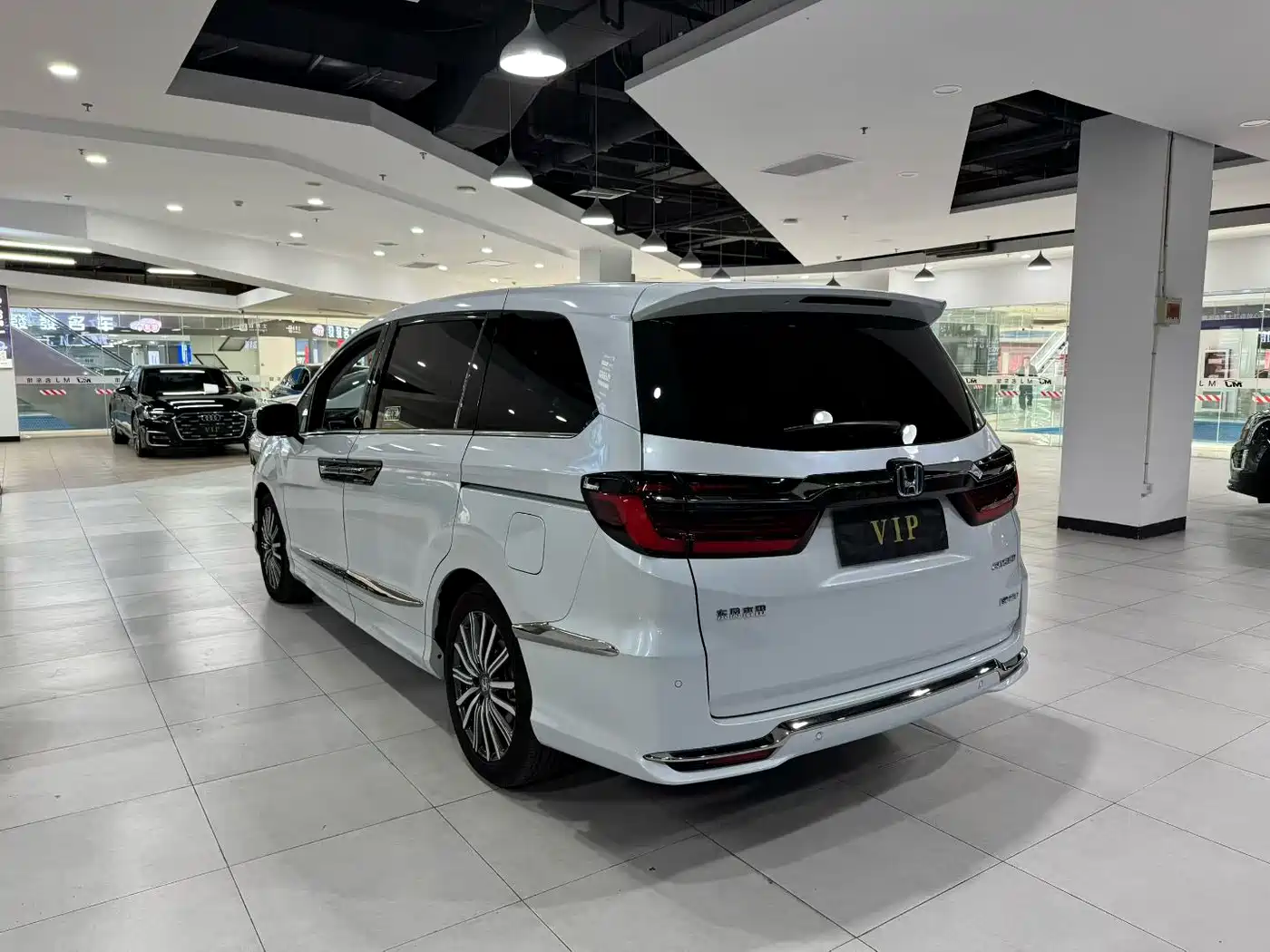 Honda Elysion 2024 2.0L e:HEV Luxury Edition фото 7