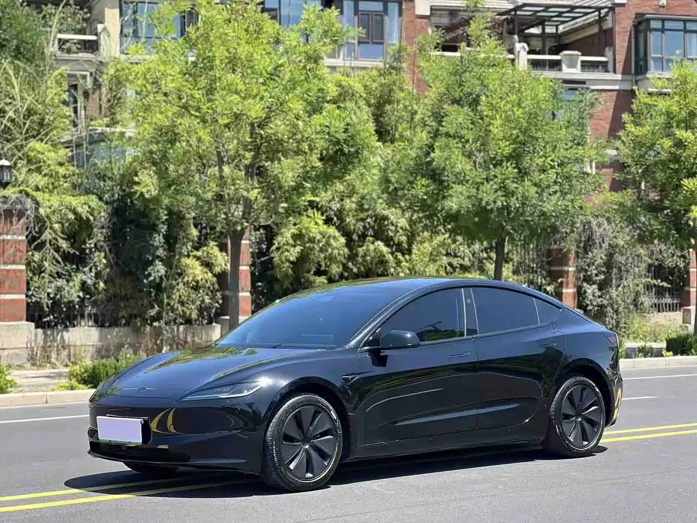 Tesla Model 3 2025 Model Year Facelift Rear-Wheel Drive