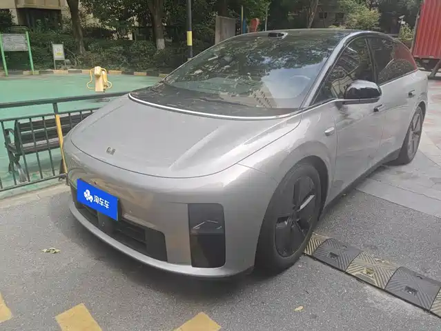 Li Auto i6 2025
