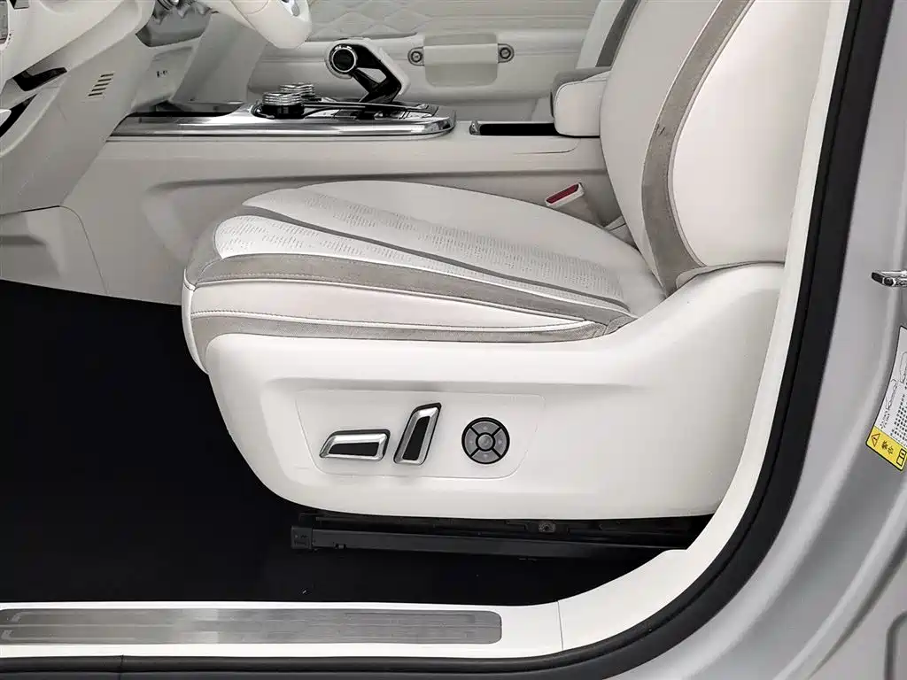 TANK CO CREATION TANK 300