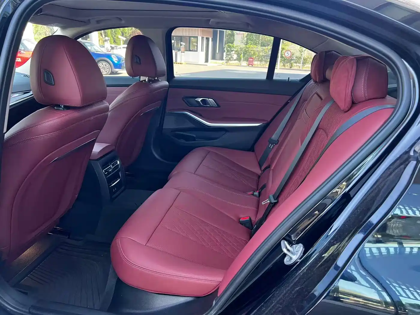 BMW i3 2024 eDrive 35 L фото 8