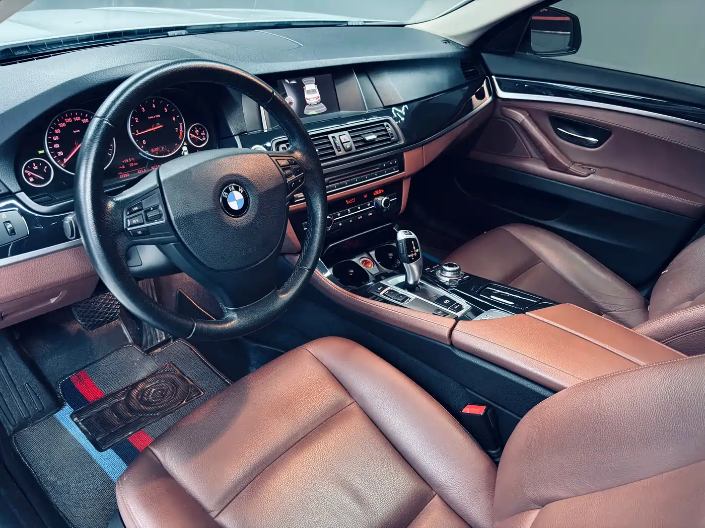 BMW 5 Series 2014 520Li Elegance фото 9
