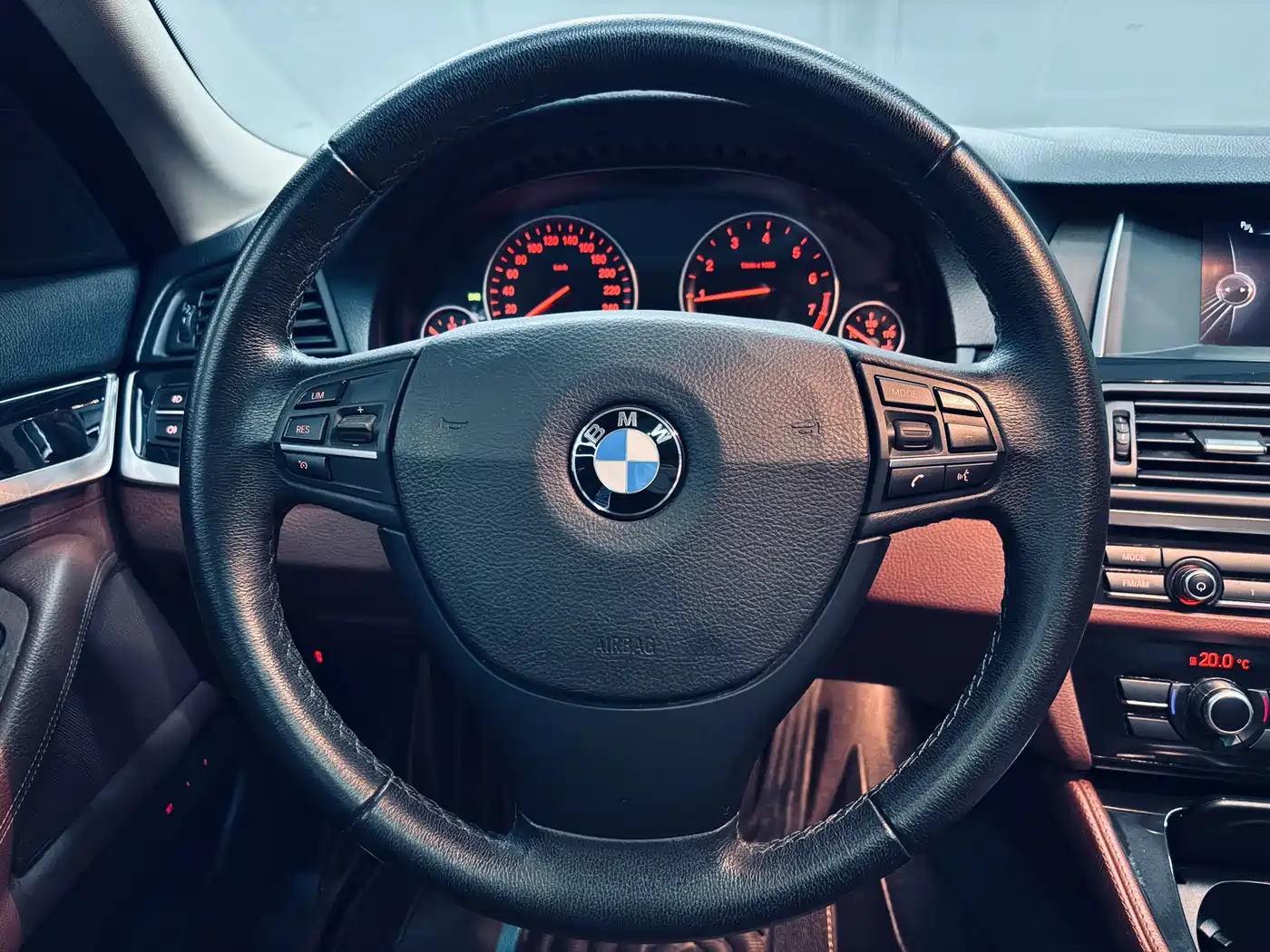 BMW 5 Series 2014 520Li Elegance фото 12