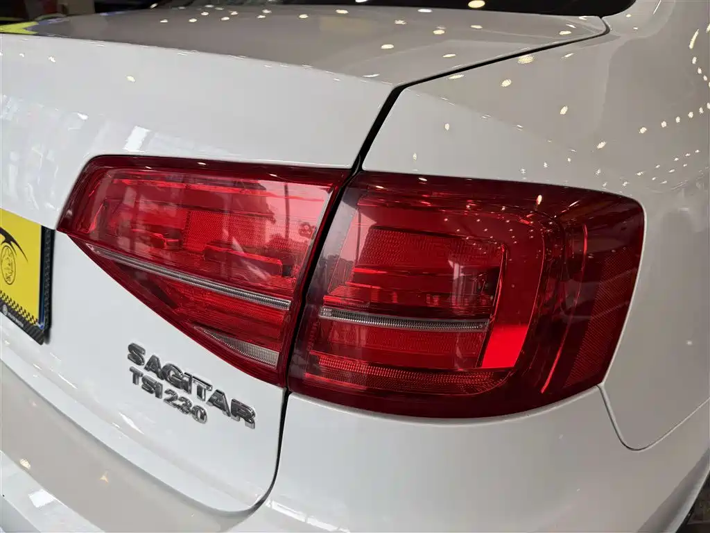 Volkswagen Sagitar 2015 230TSI Automatic Comfort фото 30