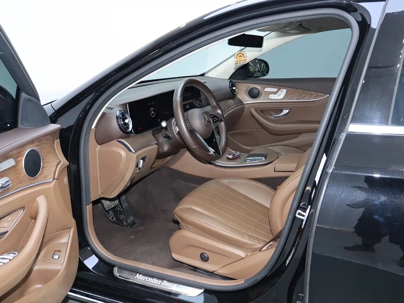 Mercedes-Benz E-Class 2021 E 300 L Fashion фото 14