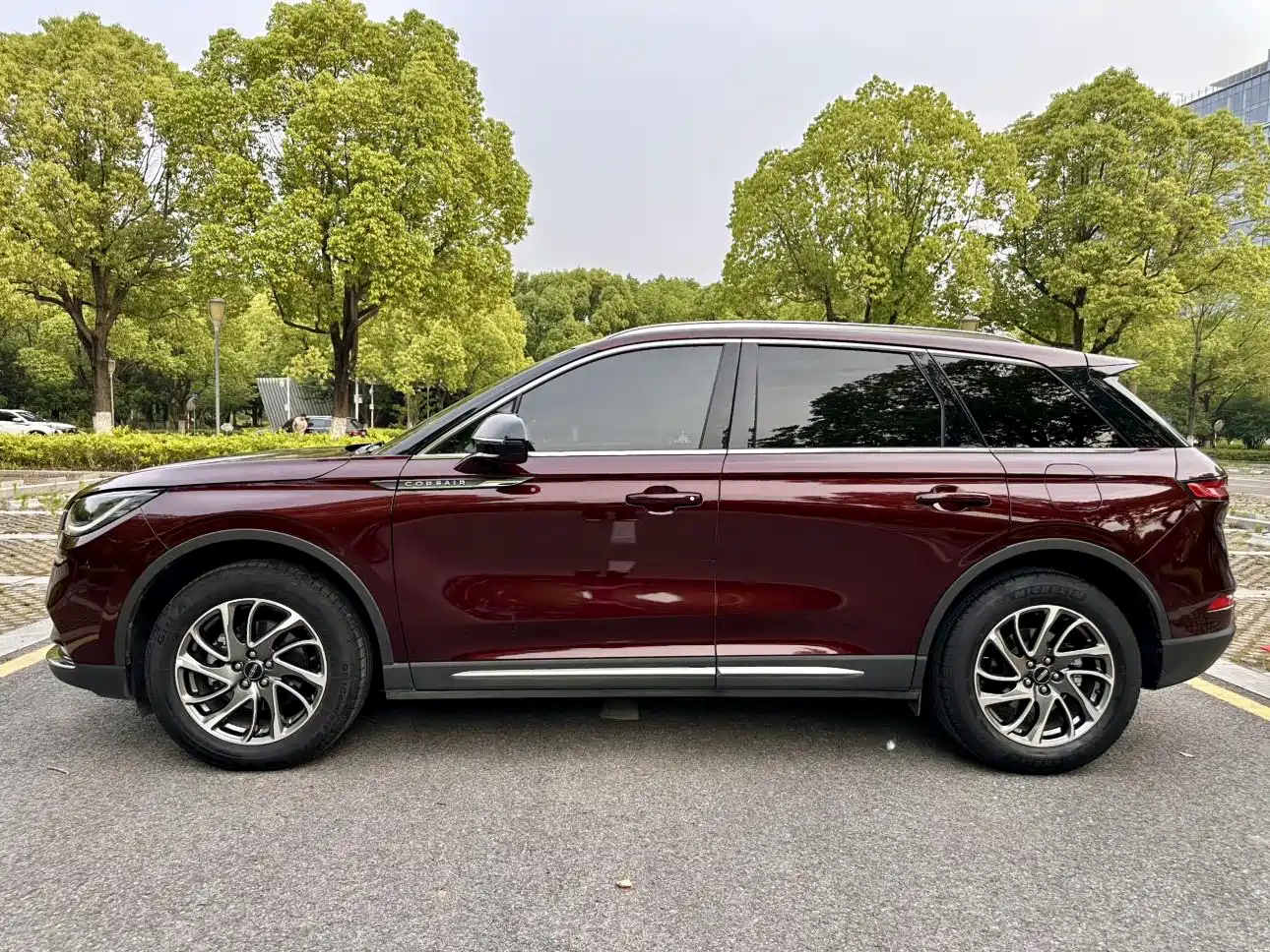 LINCOLN ADVENTURER