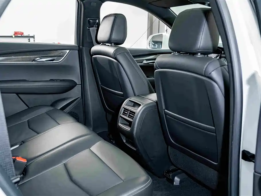 Cadillac XT5 2024 2024 2.0T AWD Luxury (Hummingbird Edition)