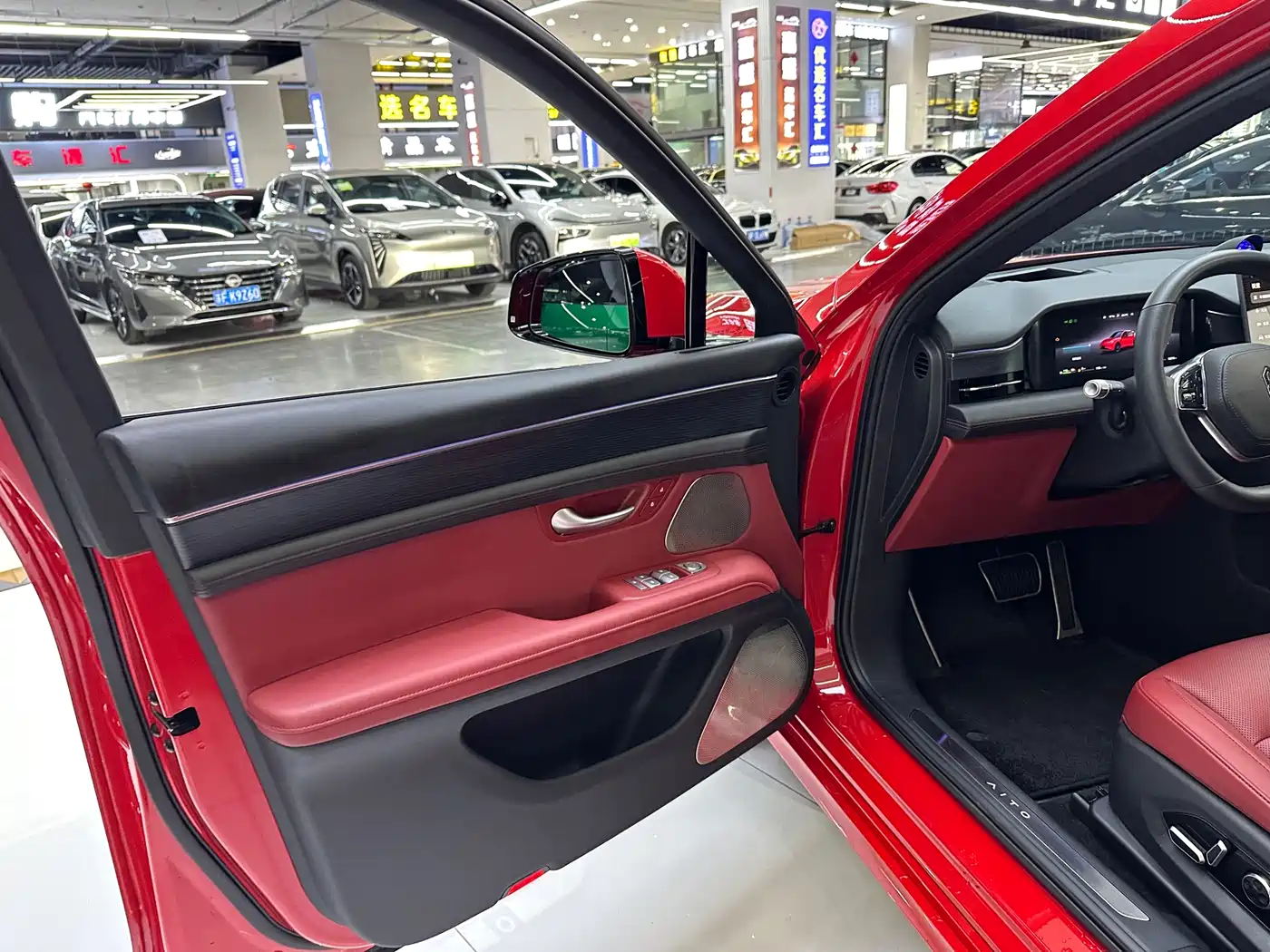 AITO Wenjie AITO M5 2025 Extended Range Ultra AWD фото 6