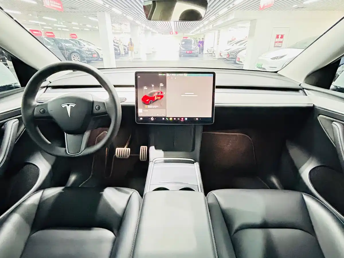 Tesla Model Y 2024 Performance фото 9