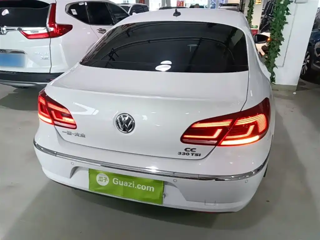 Volkswagen FAW-Volkswagen CC 2016 Model 2.0TSI Luxury фото 6