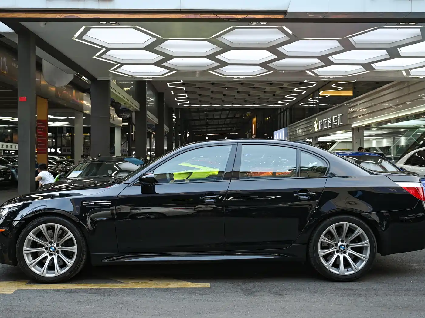 BMW M5 2005 Model M5 фото 3