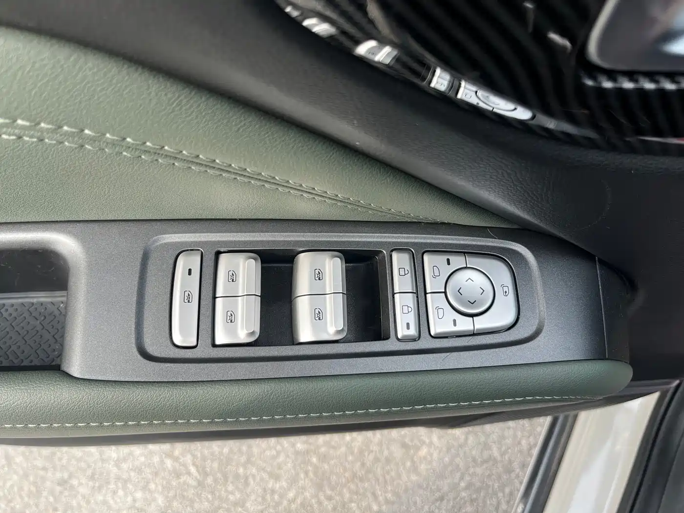 BAOJUN YUE ALSO PLUS