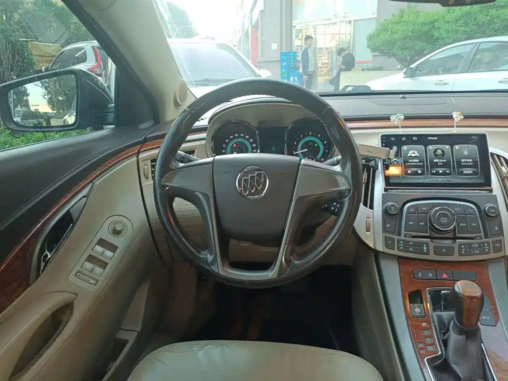 Buick LaCrosse 2011 2.4L SIDI Elegance Edition фото 11