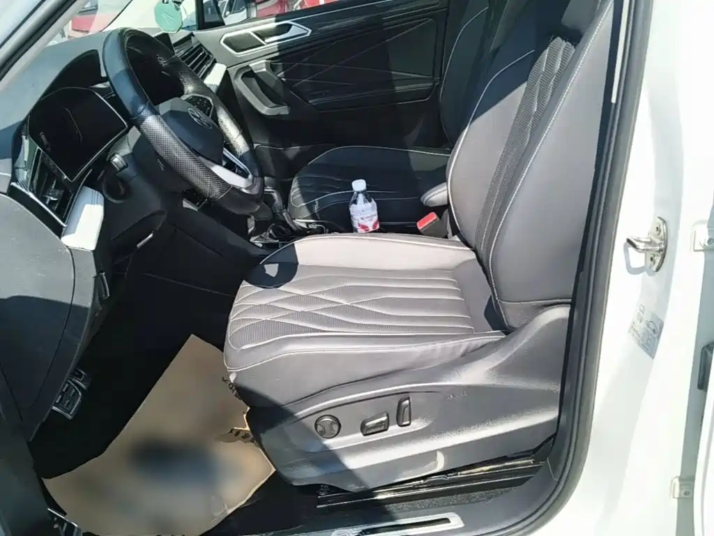 صورة 15 - Volkswagen Tiguan L