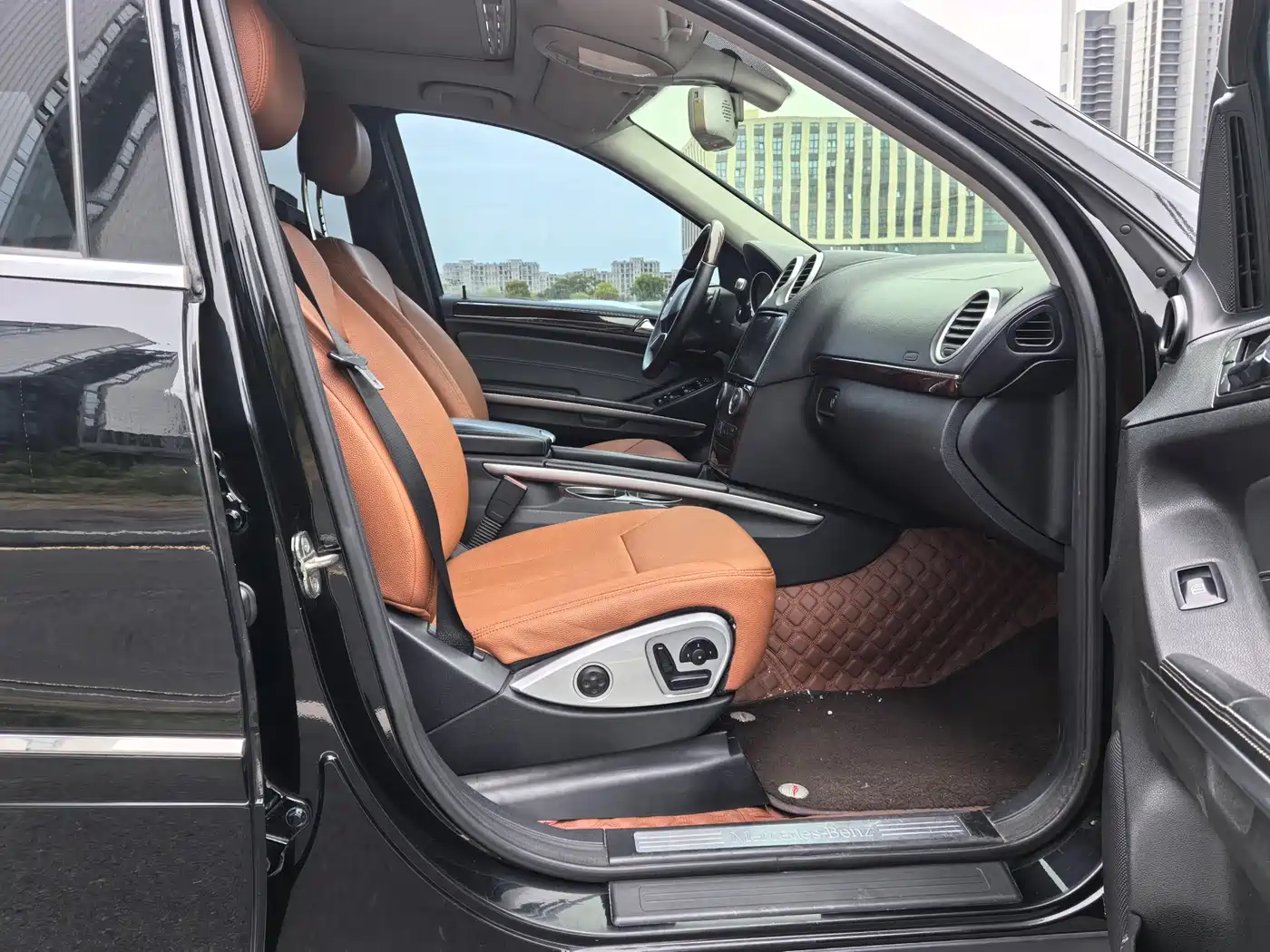 Mercedes-Benz GL-Class фото 23