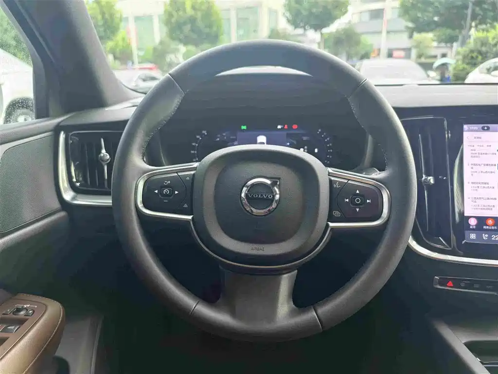 Volvo S60 2025 2025 B4 Smart Luxury Edition