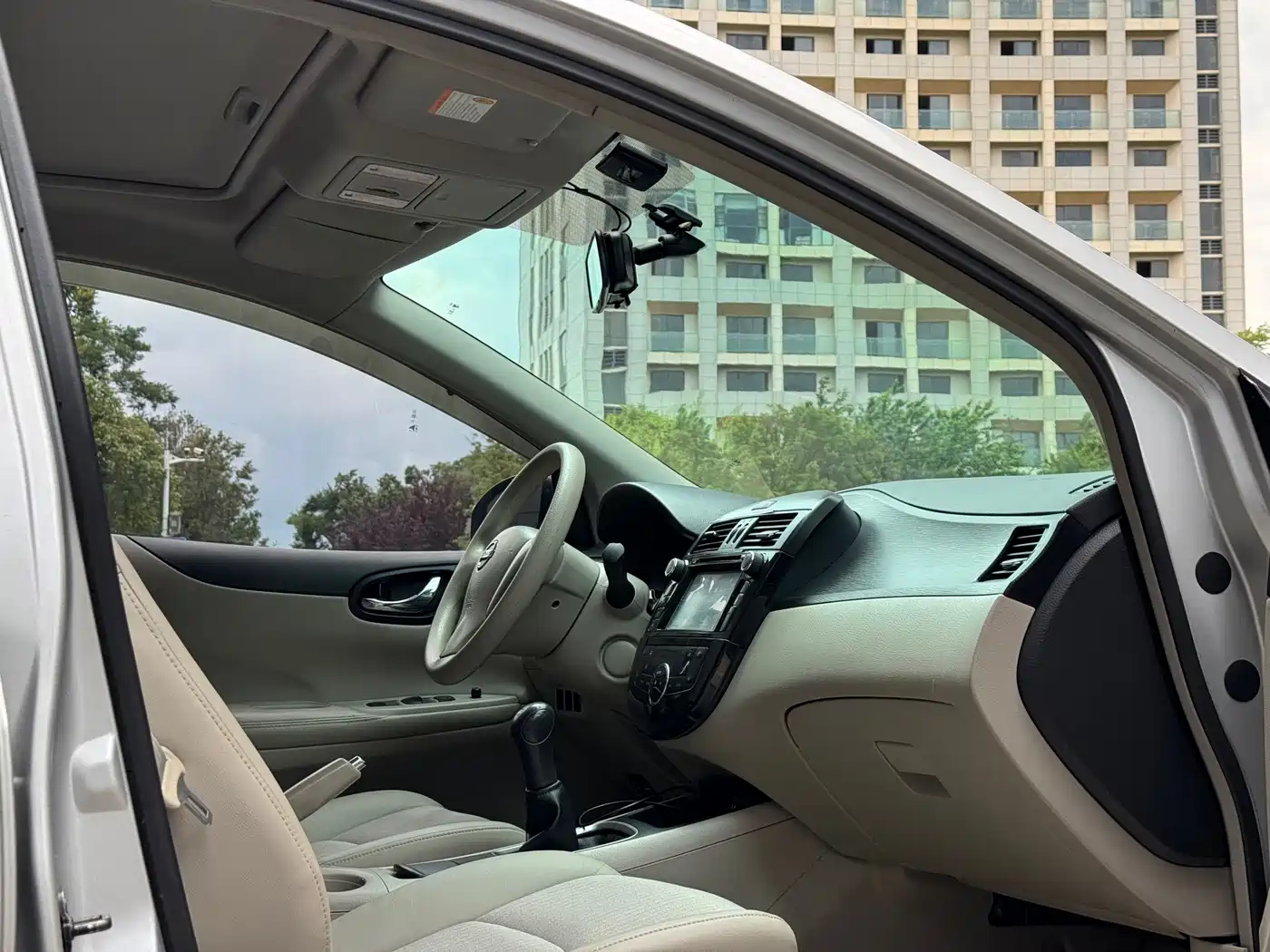 Photo 9 - Nissan Tiida