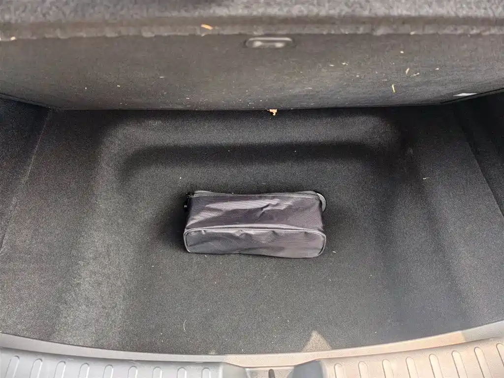 GEELY GALAXY GALAXY E8